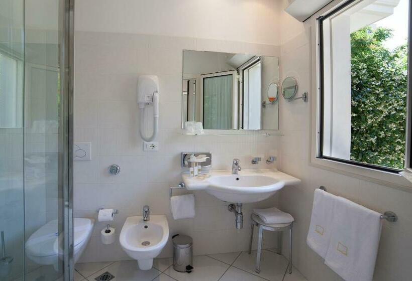 スタンダードルーム, Gala