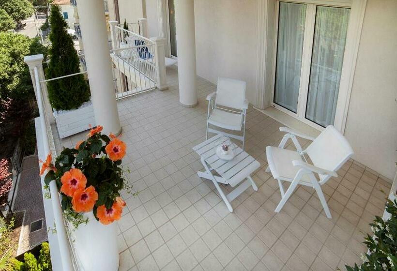 Quarto Deluxe, Gala