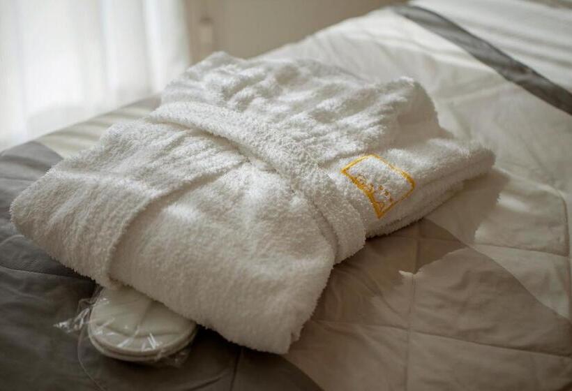 デラックスルーム, Gala