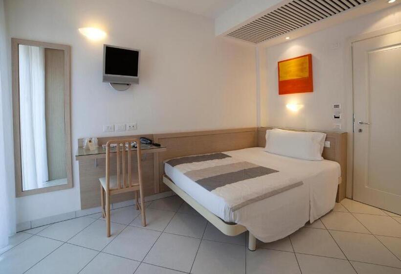 スタンダードシングルルーム, Gala