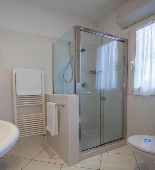 スタンダードシングルルーム, Gala