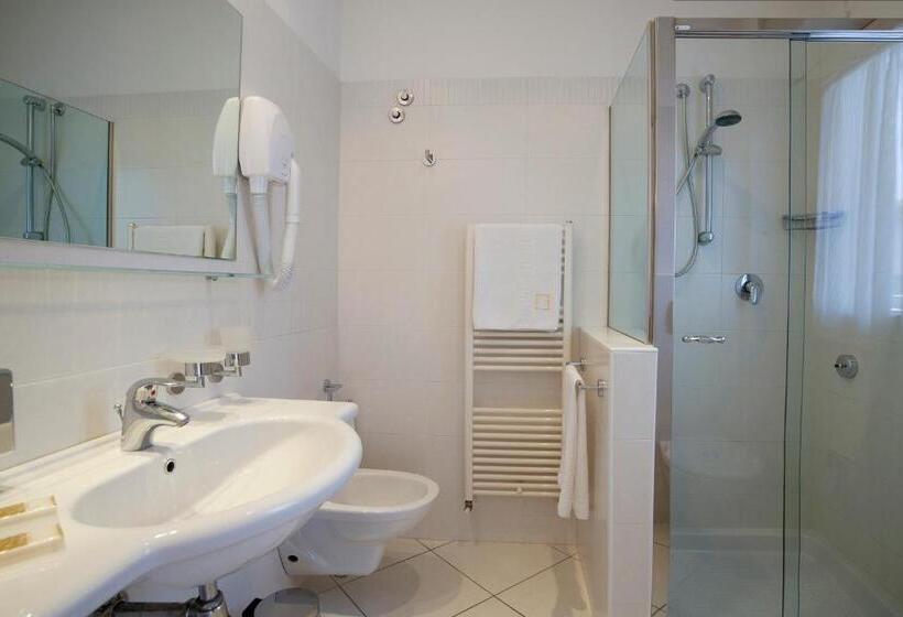 スタンダードシングルルーム, Gala