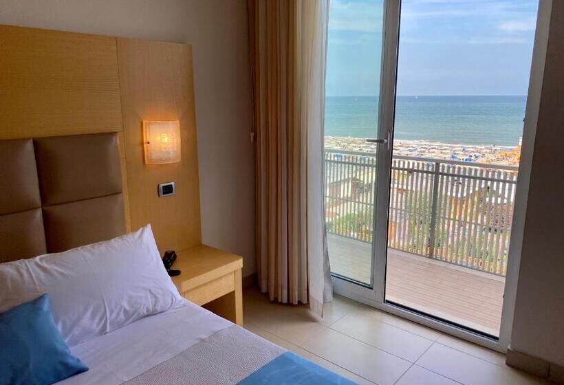 חדר דלוקס לשלושה עם נו לים, Granada