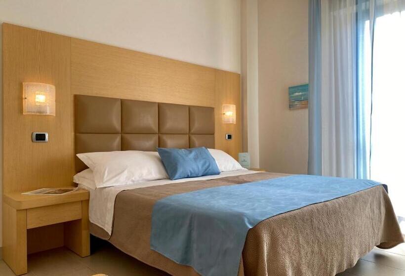 חדר אקונומי לארבעה, Granada