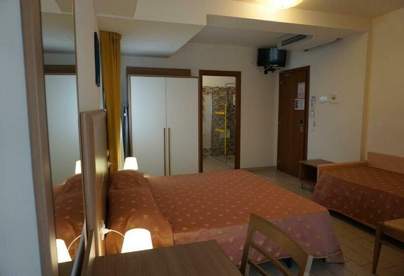 חדר סטנדרט לשלושה, Ideal Sottomarina