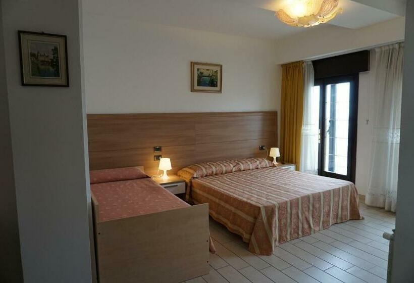 חדר סטנדרט לשלושה, Ideal Sottomarina