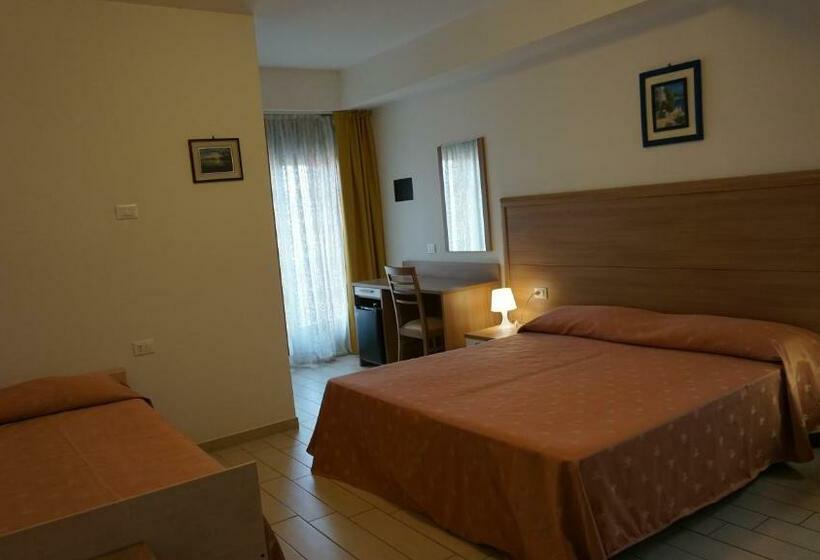 Quarto Triplo Estandar, Ideal Sottomarina