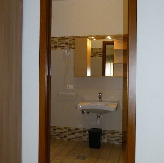 Quarto Triplo Estandar, Ideal Sottomarina
