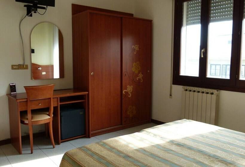 חדר סטנדרט לארבעה, Ideal Sottomarina