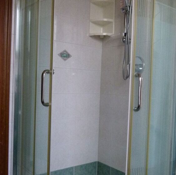Quarto Quádruplo Estandar, Ideal Sottomarina