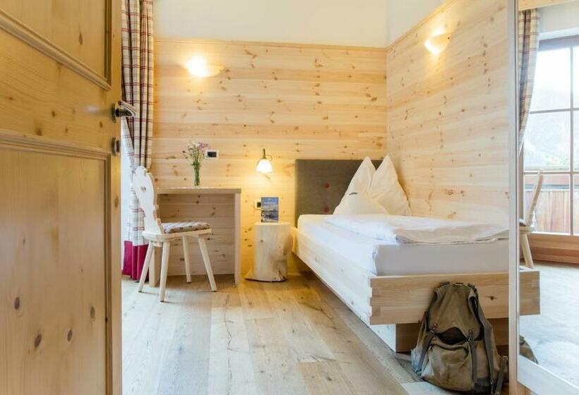 غرفة قياسية فردية, Kompatscherhof