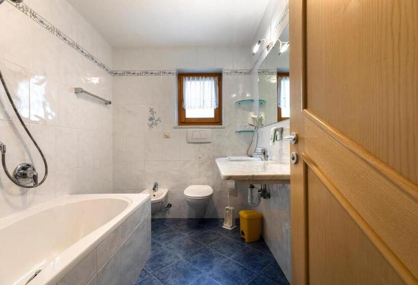 Апартаменты 2 Спальни с Балконом, Kronhof