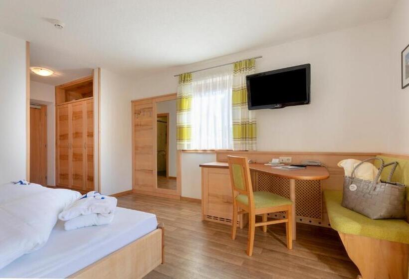 Comfort room with balcony, Kronhof