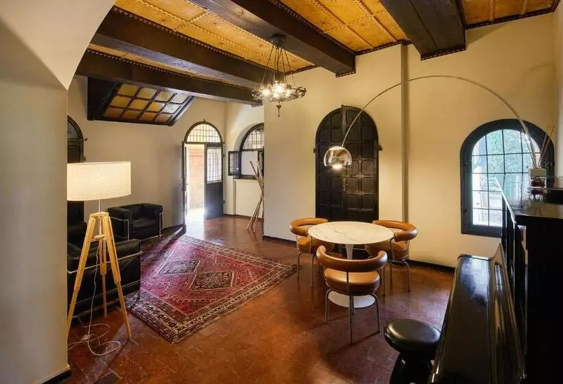 سوییت لوکس, La Loggia Historic Resort