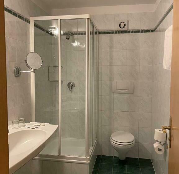 スタンダードルーム, Larch