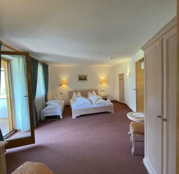 スタンダードルーム, Larch