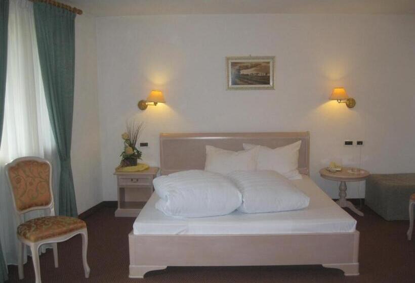 スタンダードルーム, Larch