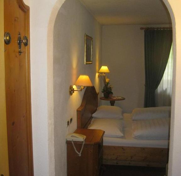 スタンダードルーム, Larch