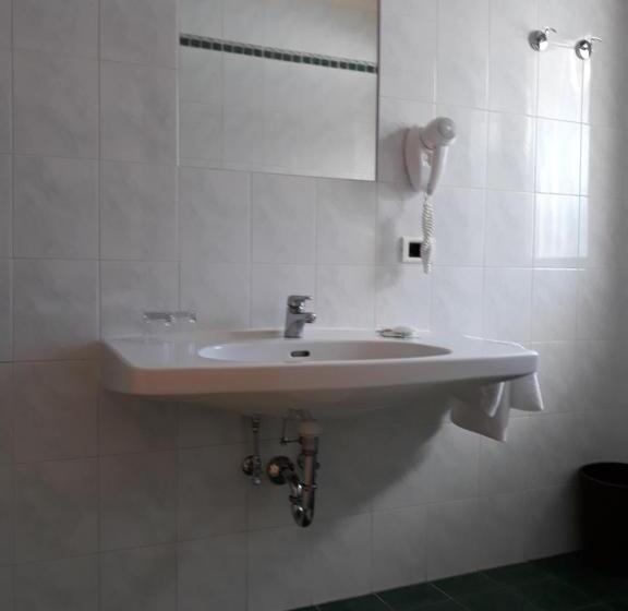 トリプルクラシックルーム, Larch