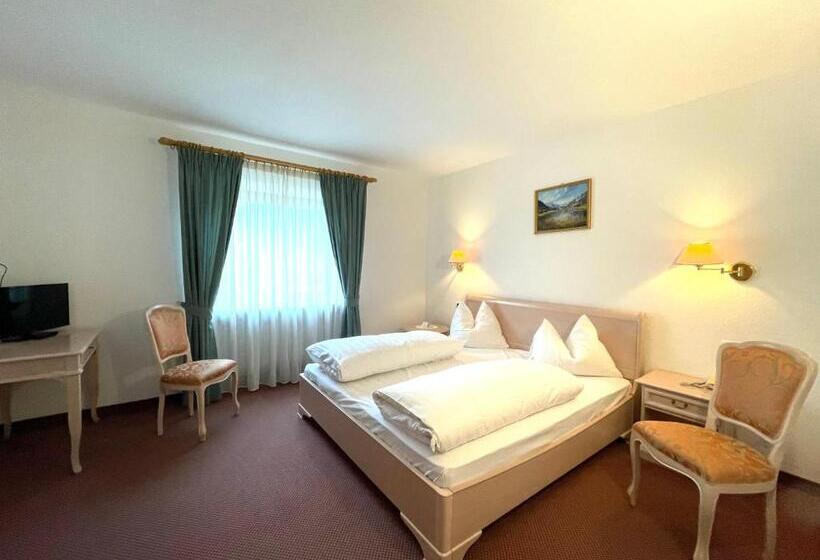 Трехместный Номер Классика, Larch