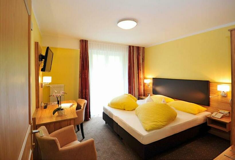 标准间, Mitlechnerhof