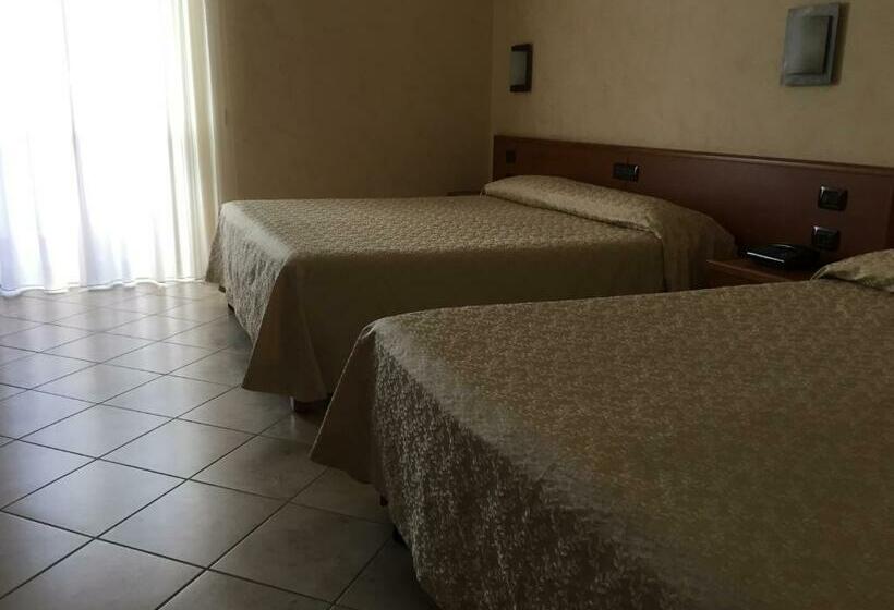 غرفة قياسية ثلاثية, Onda Bleu