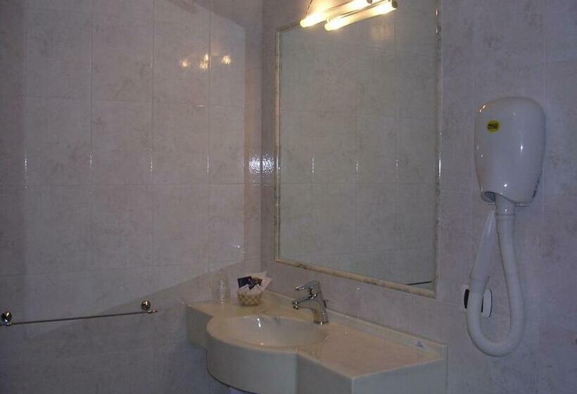 غرفة قياسية ثلاثية, Onda Bleu