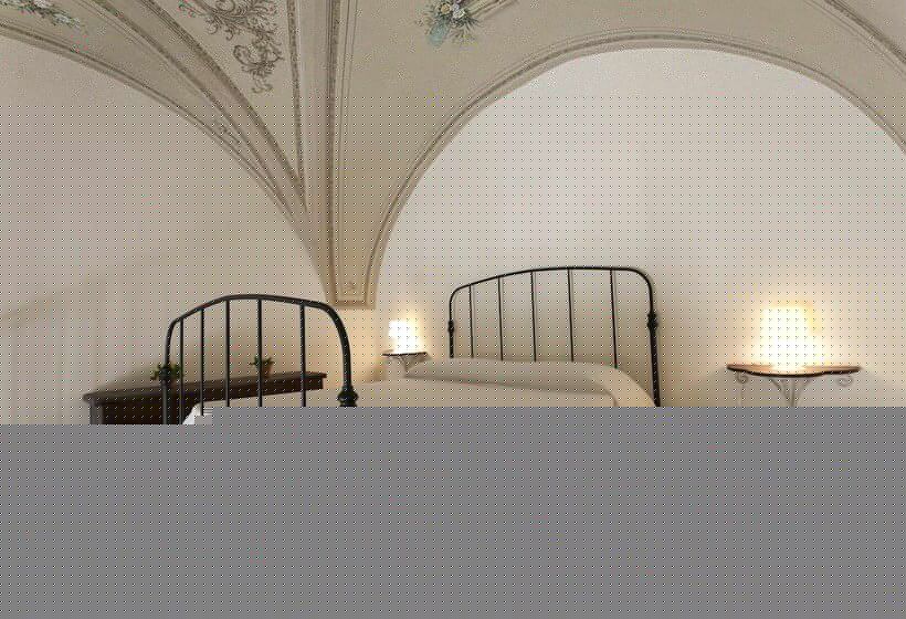 חדר בסיסי, Palazzo Zacheo