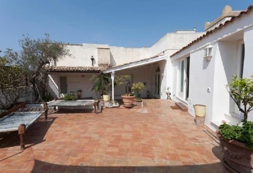 סוויטה, Palazzo Zacheo