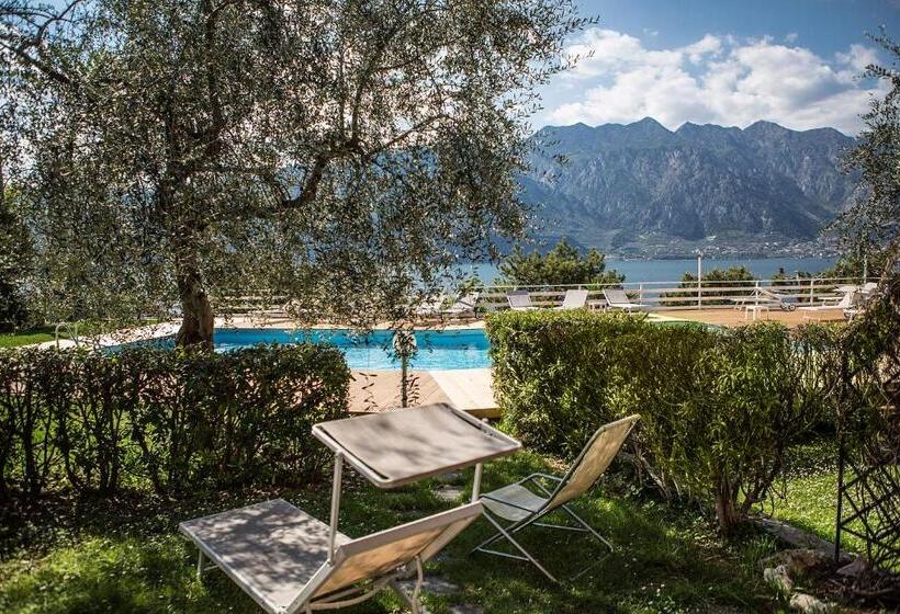 Standard studio with lake view, Residence Parco Lago Di Garda