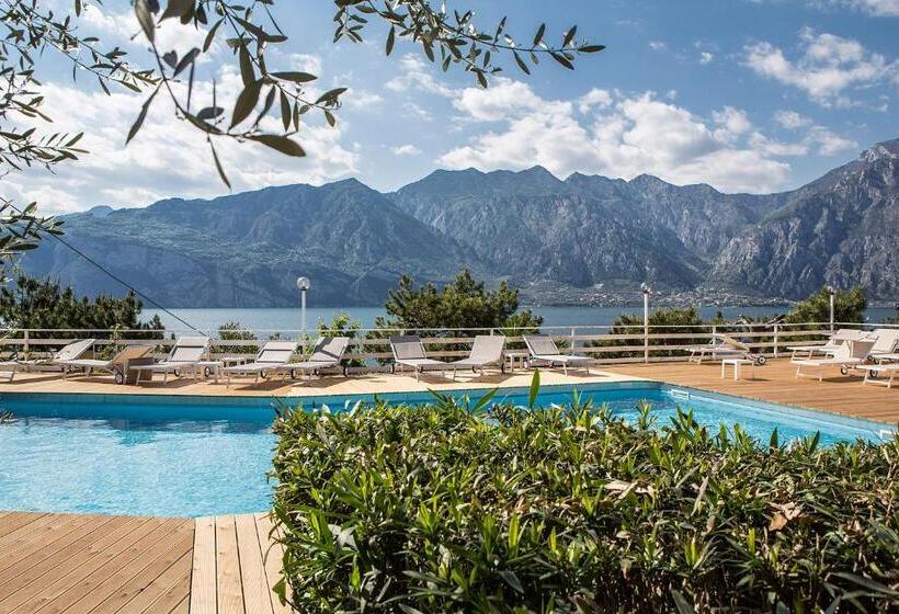 Standard studio with lake view, Residence Parco Lago Di Garda