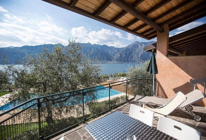 Standard studio with lake view, Residence Parco Lago Di Garda