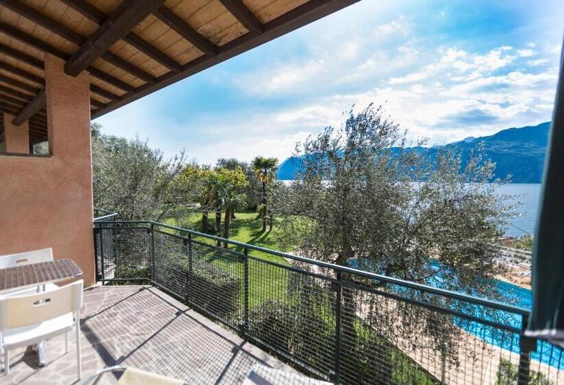 Standard studio with lake view, Residence Parco Lago Di Garda