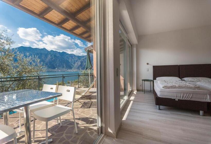 Standard studio with lake view, Residence Parco Lago Di Garda