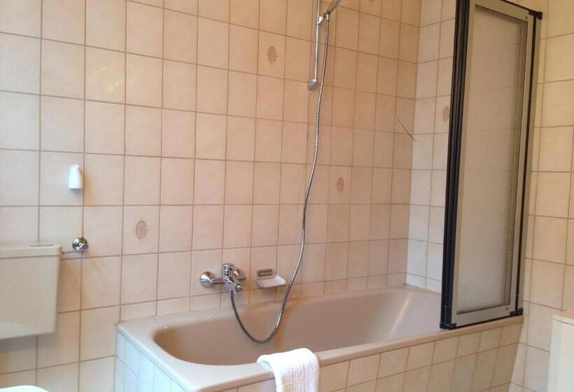 غرفة عائلية, & Restaurant Druidenstein