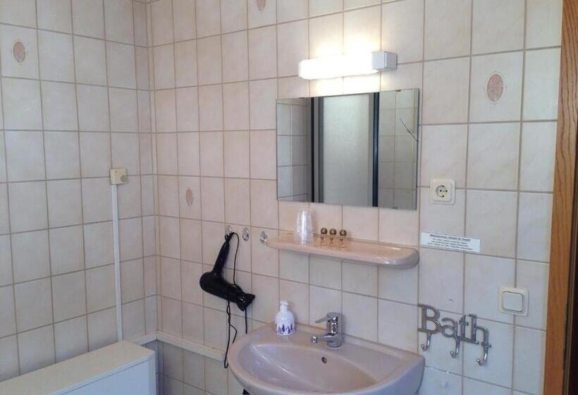 غرفة عائلية, & Restaurant Druidenstein