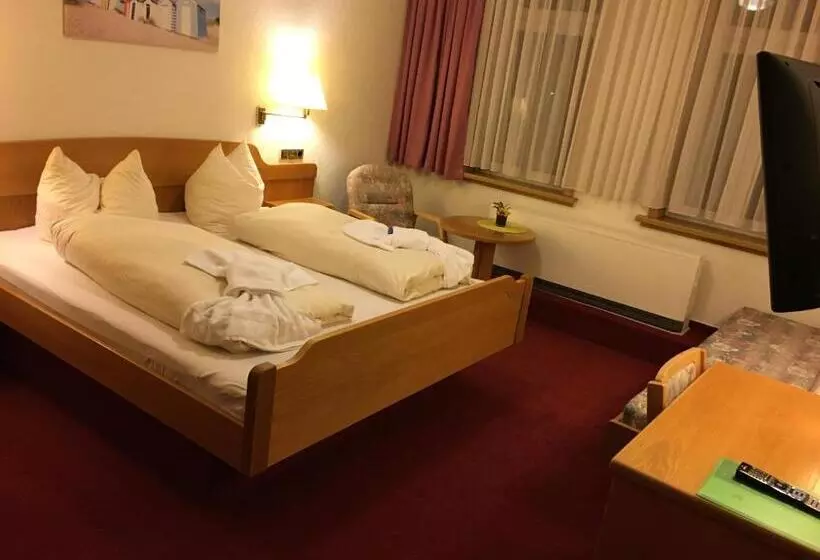 Standard Triple Room, & Restaurant Druidenstein