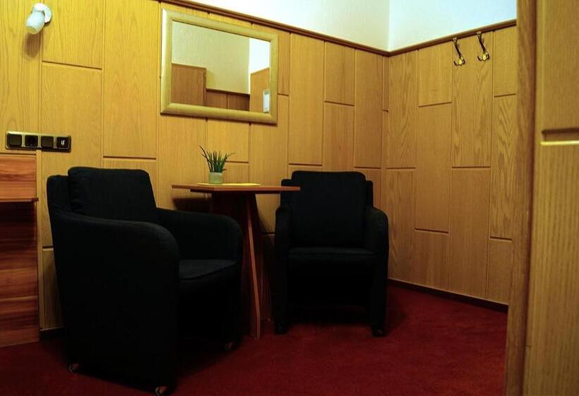 غرفة قياسية ثلاثية, & Restaurant Druidenstein