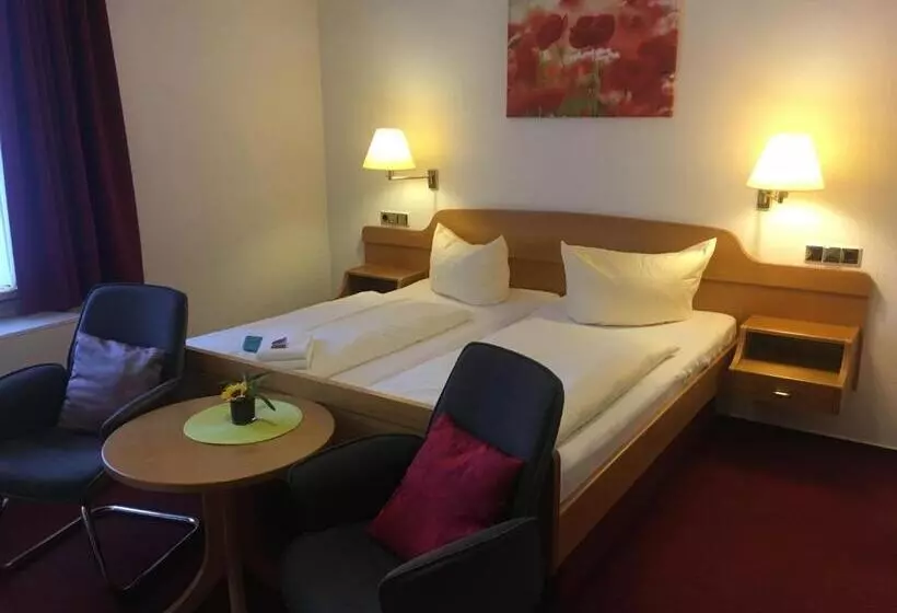 Standard Quadruple Room, & Restaurant Druidenstein