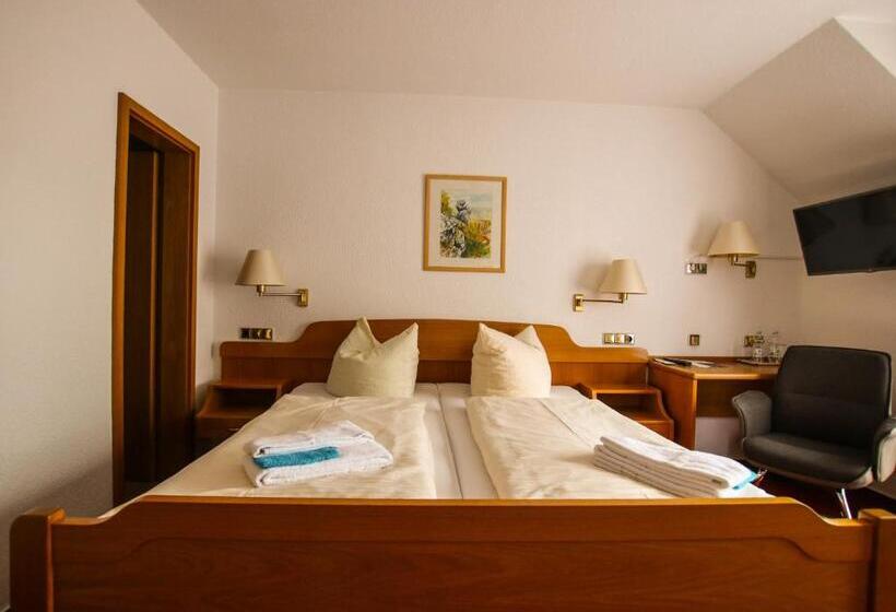 غرفة قياسية ثلاثية مزودة بشرفة, & Restaurant Druidenstein