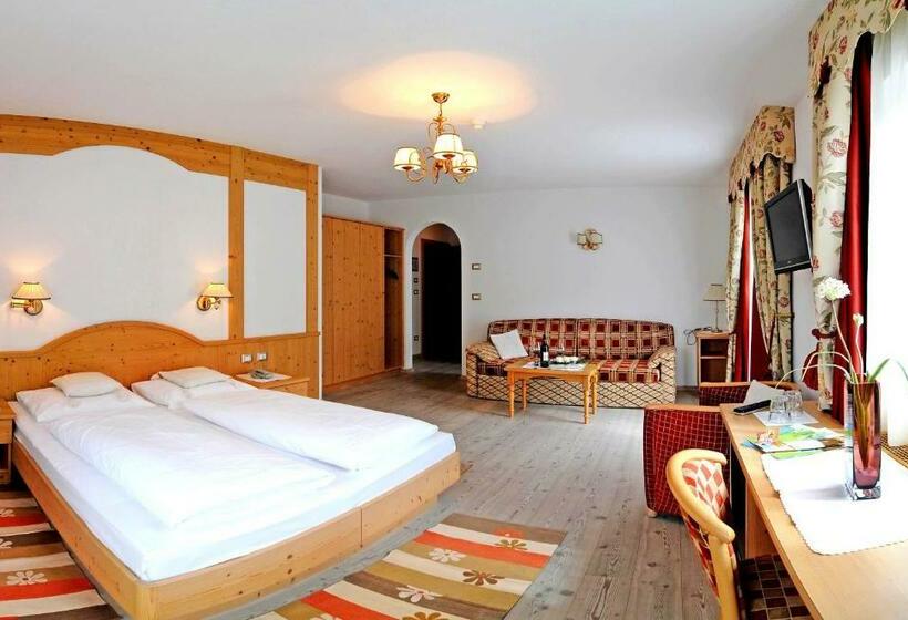 수피리어 룸, Teresa