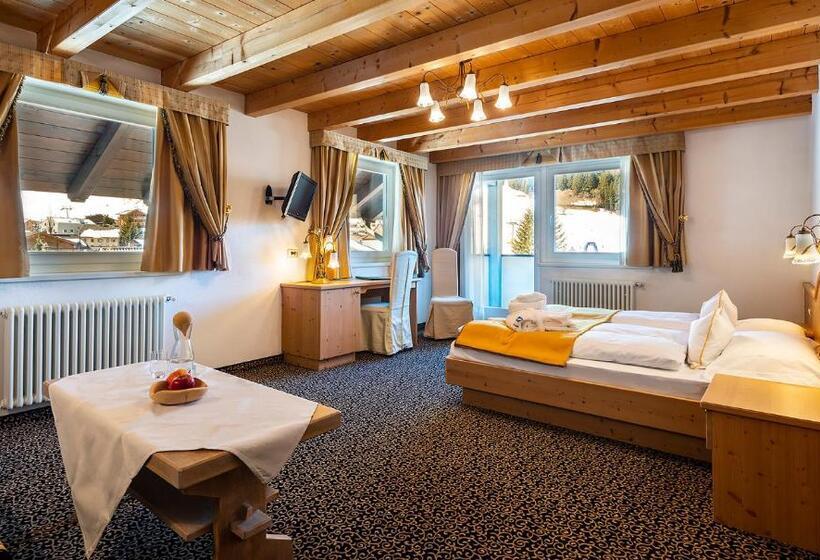 수피리어 룸, Teresa