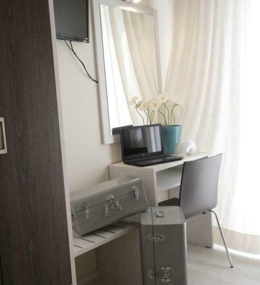 חדר סטנדרט לארבעה, Tosi