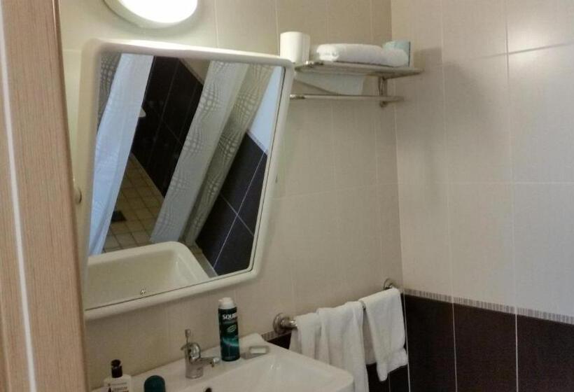 חדר סטנדרט יחיד, Tosi