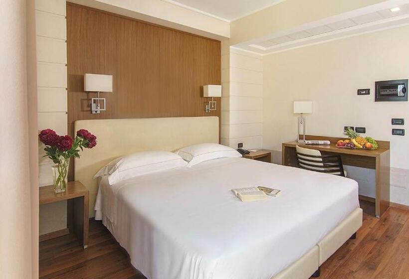 Трехместный Номер Классика, Bes Hotel Villa Zoia