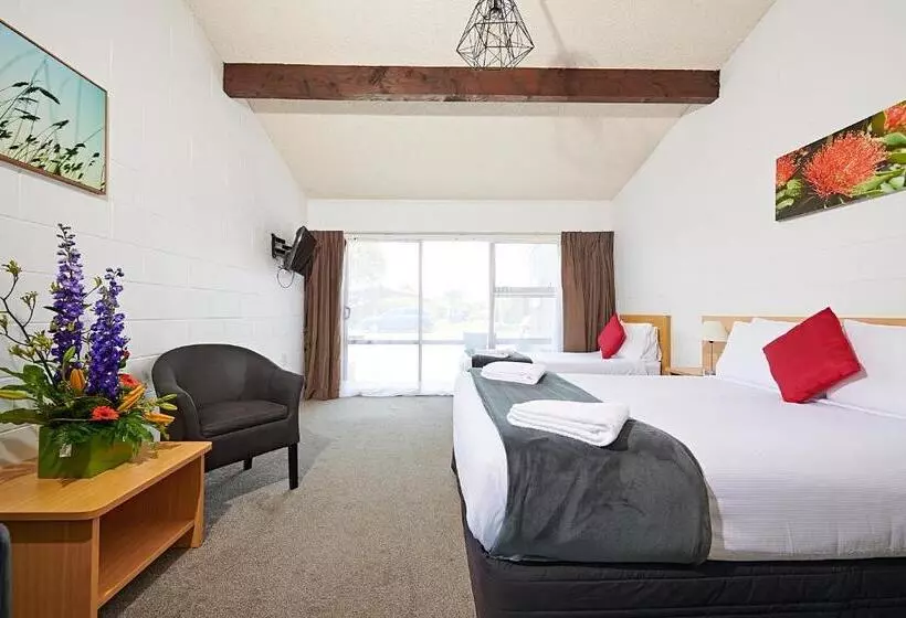 استودیوی لوکس, Cobblestone Court Motel   Wenzel Motels