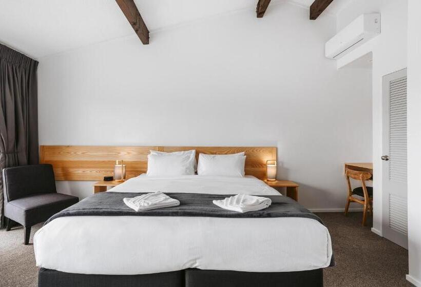 管理人员工作室, Cobblestone Court Motel Wenzel Motels