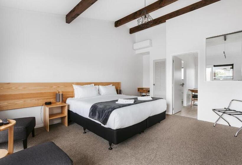 管理人员工作室, Cobblestone Court Motel Wenzel Motels