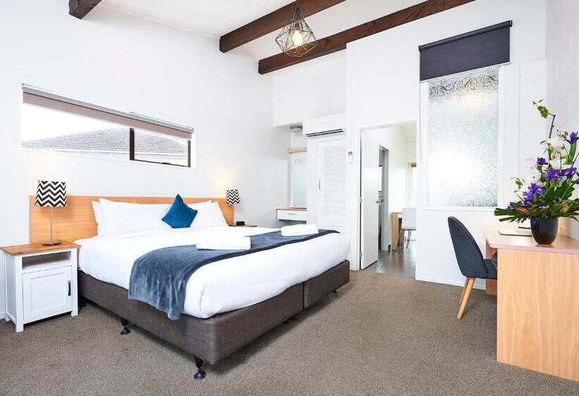 管理人员工作室, Cobblestone Court Motel Wenzel Motels