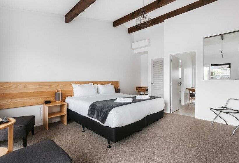 管理人员工作室, Cobblestone Court Motel Wenzel Motels